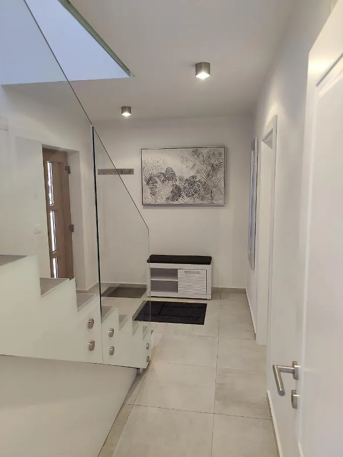 Best Villa Vir